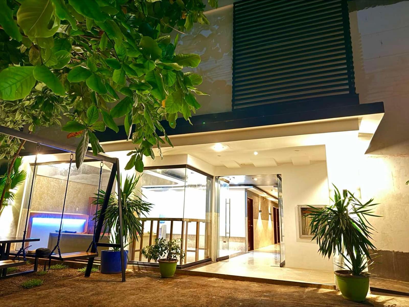 Goofy Ants Hostel Puerto Princesa Exterior photo